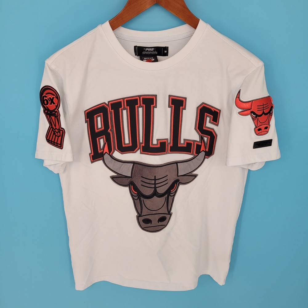 Pro Standard Chicago Bulls T-Shirt Mens NBA Basketball White Embroidered 3d logo